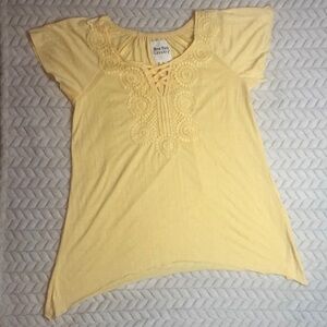 NEW YORK LAUNDRY — size small — yellow blouse